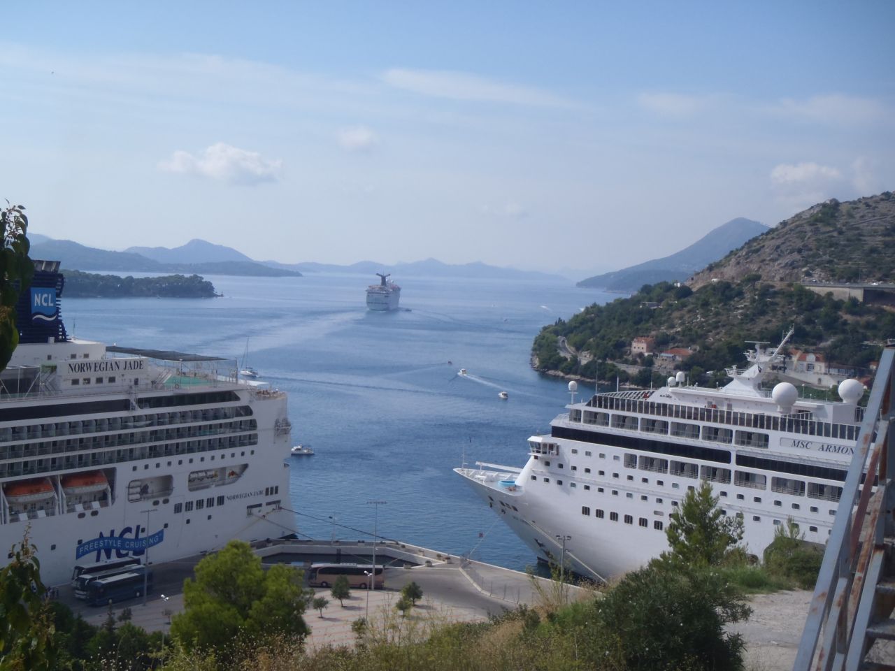 Kreuzfahrtschiffe vor Dubrovnik